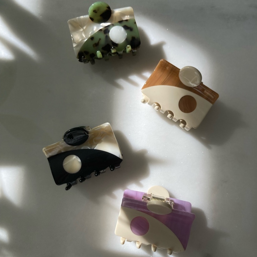 Yin yang mini claw clip